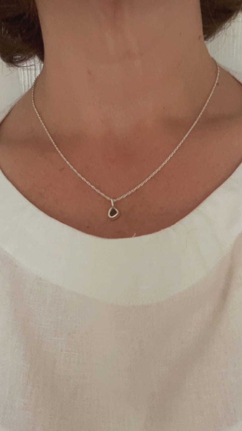 Customer photo review of Moldavite - Mini necklace pendant (sterling silver)