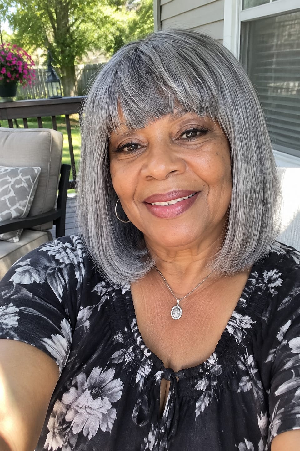 Customer photo review of Luvwin Salt And Pepper Full Machine Made Bang Wig With Small Lace