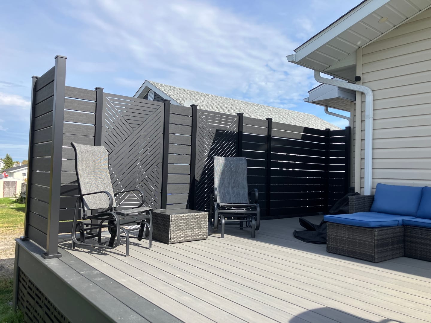 Customer photo review of Privacy Screen (Hexx)
