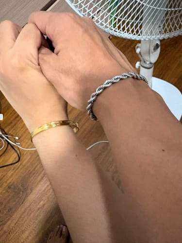 Customer photo review of Cairo Twisted Bracelet