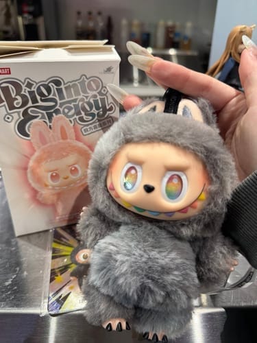 Customer photo review of Labubu V4 – Pin For Love Series Blind Box (A-M Full Set)