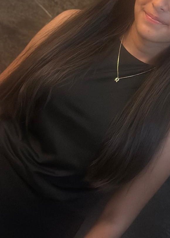 Customer photo review of Personaliza Tu Collar Con Inicial Mini Bubble Dorado