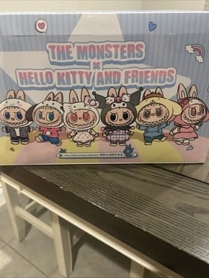 Customer photo review of Labubu Pin For Love Series Blind Box (N–Z Single Box)