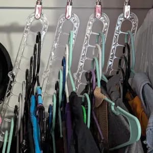 Customer photo review of Organizzatori Compatti Appendipantaloni Pieghevoli Antiscivolo