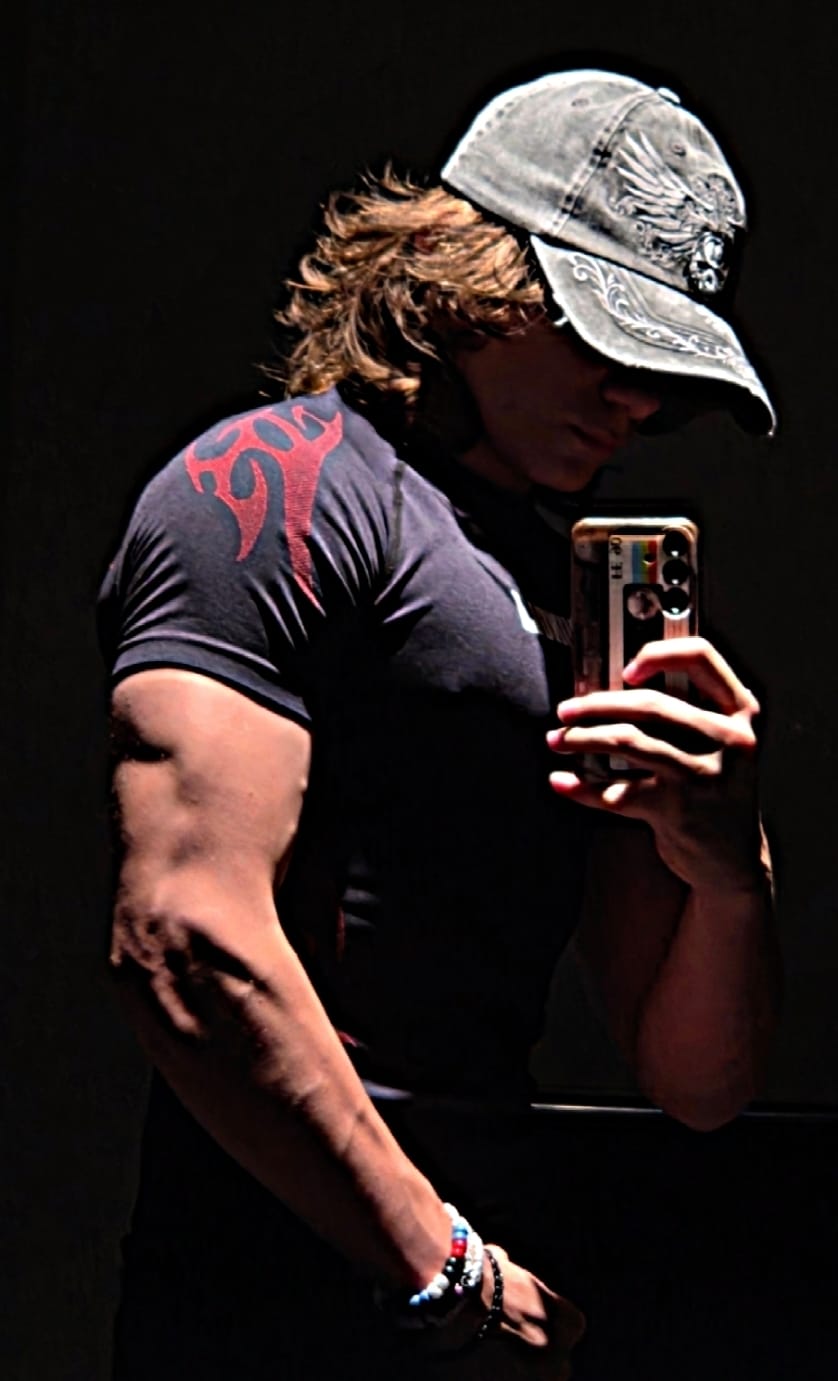 Customer photo review of 4067 - Gothic Compression Tees