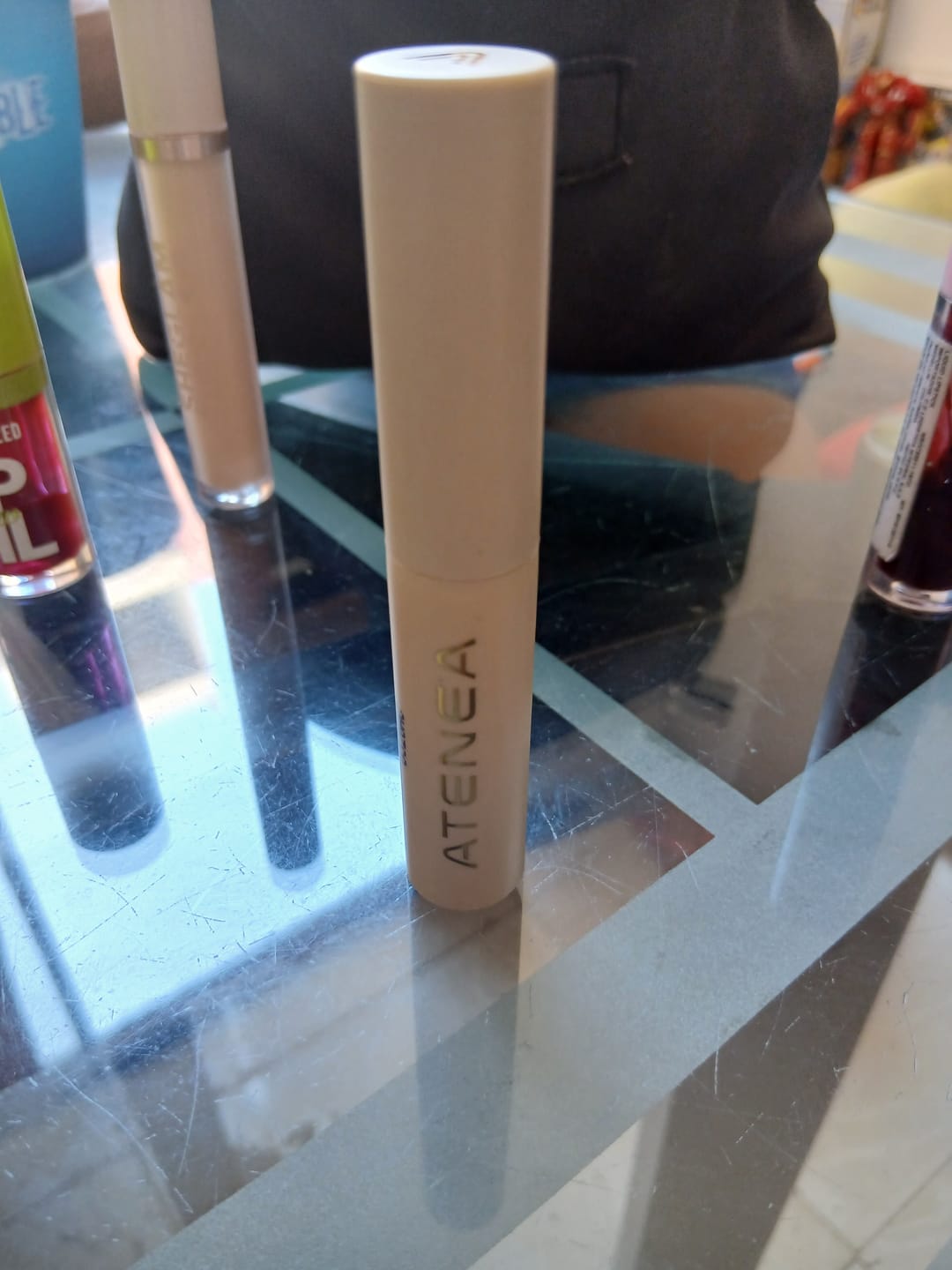 Customer photo review of GEL FIJADOR DE CEJAS TRAVEL SIZE