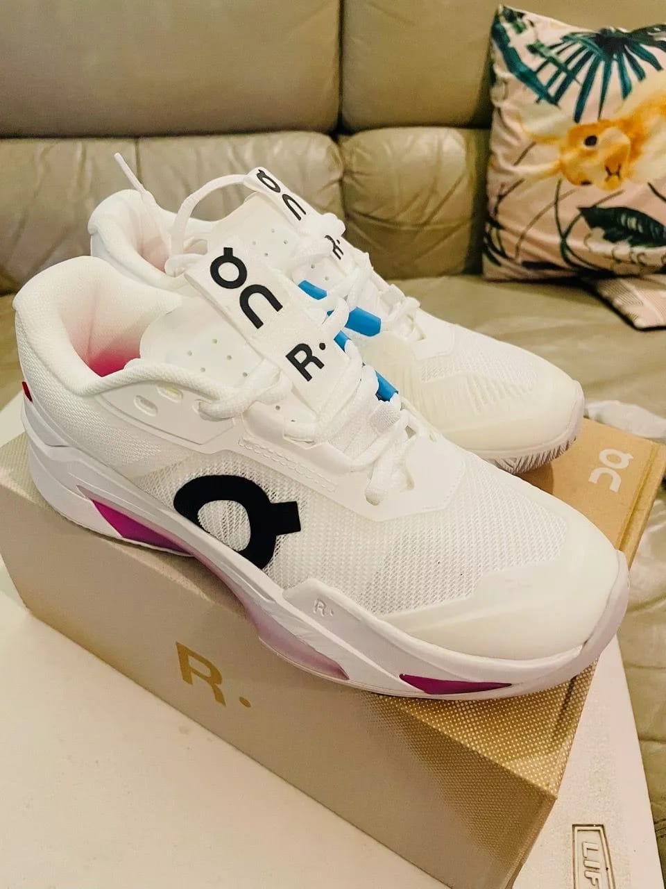 Customer photo review of Roger Pro Fire White | Pink - RFW