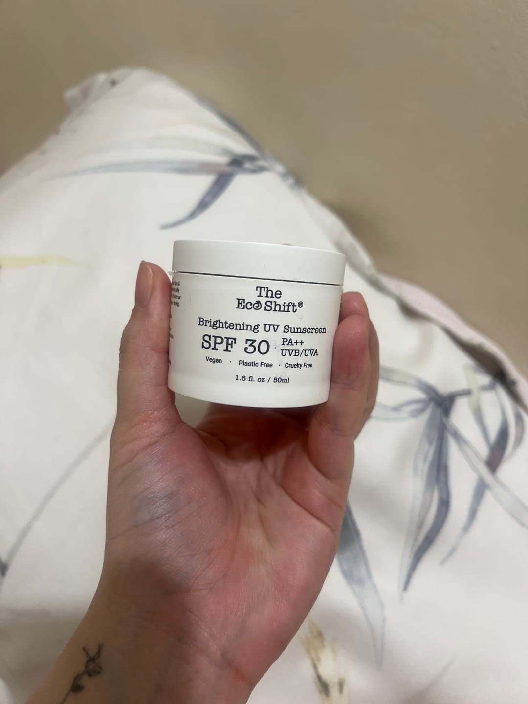 Customer photo review of Day Cream and Primer with UV Sunscreen SPF30 UVA/UVB  50g