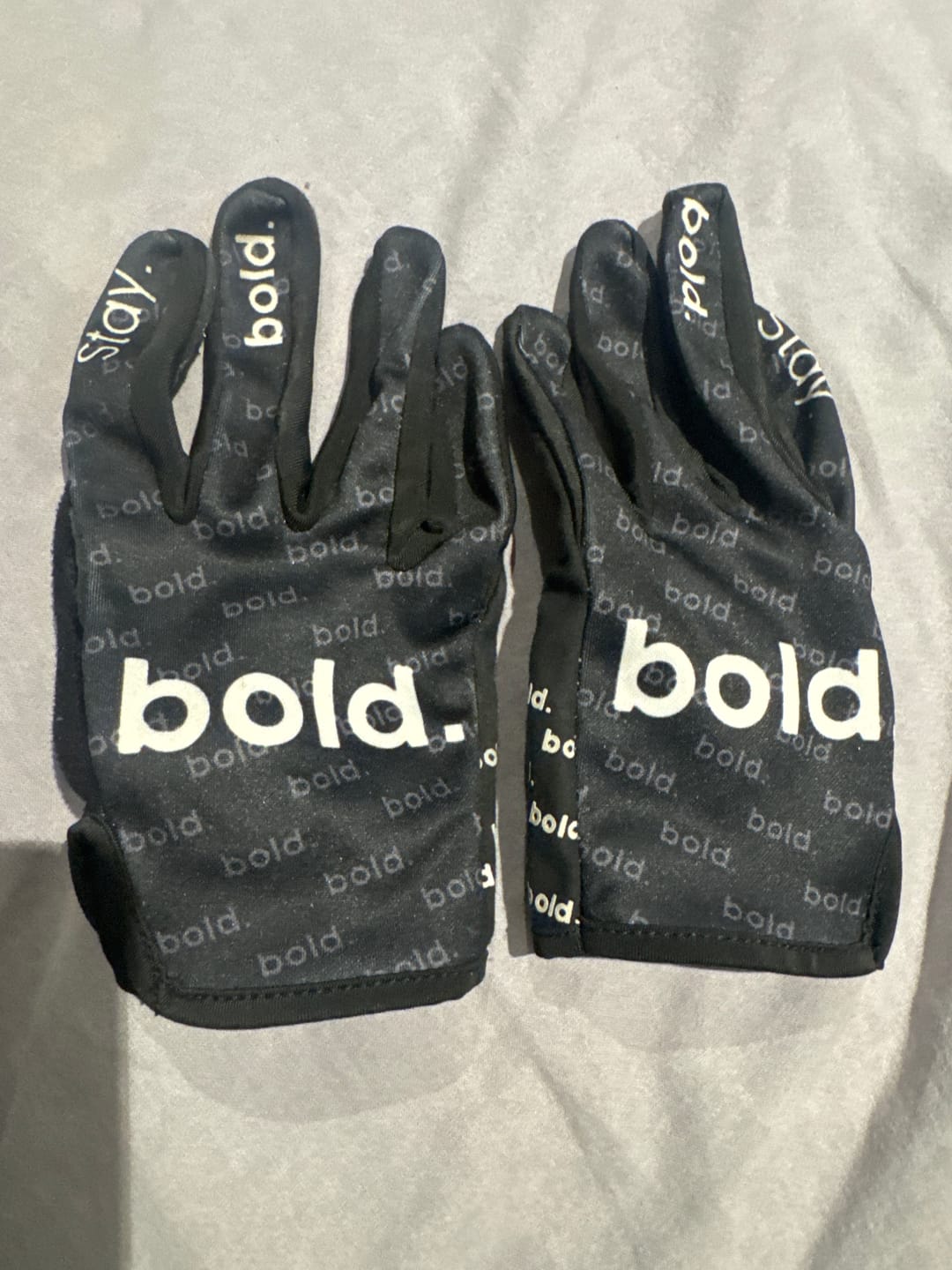 Customer photo review of bold. AIRFORCE MX GLOVES - Stealth Edition