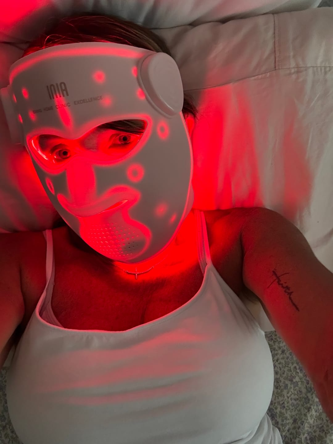 Customer photo review of INIA GLOW 4D 940nm Dual NIR Wireless LED Mask