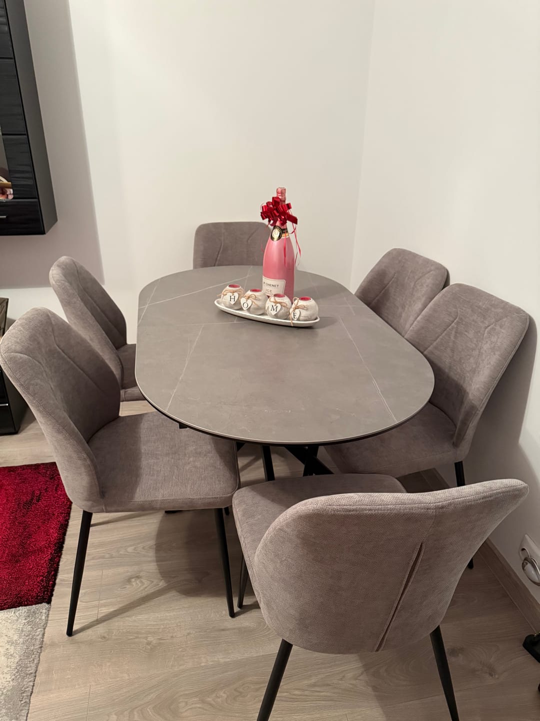 Customer photo review of Masa extensibila GASTON, gri mat cu efect de marmura, ceramica/metal, 140/180x80x76 cm