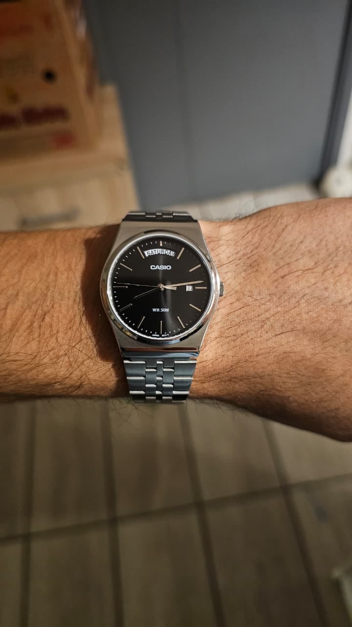 Customer photo review of Reloj Casio Análogo  MTP-B146D-1A Calendario Superior Negro