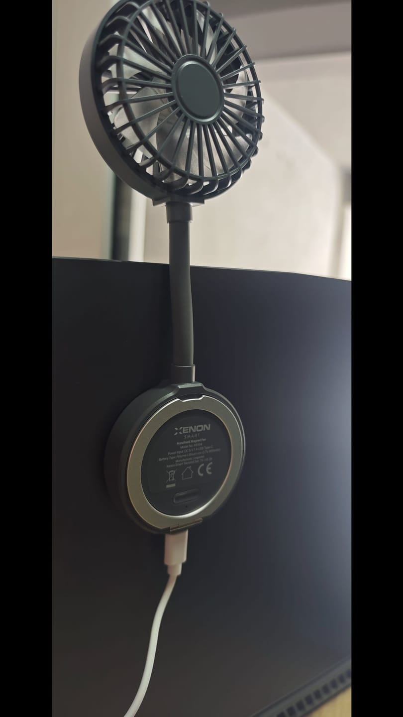 Customer photo review of El Vantilatörü | Şarjlı, Taşınabilir, Teleskobik, Katlanabilir, Sessiz, Mini Fan (X6104)