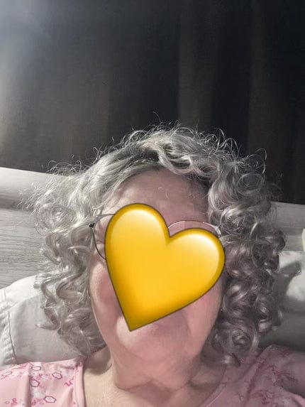 Customer photo review of Wool Curl Hair Topper — Seamless Clip-In Piece for Instant Crown Volume & Thinning Roots