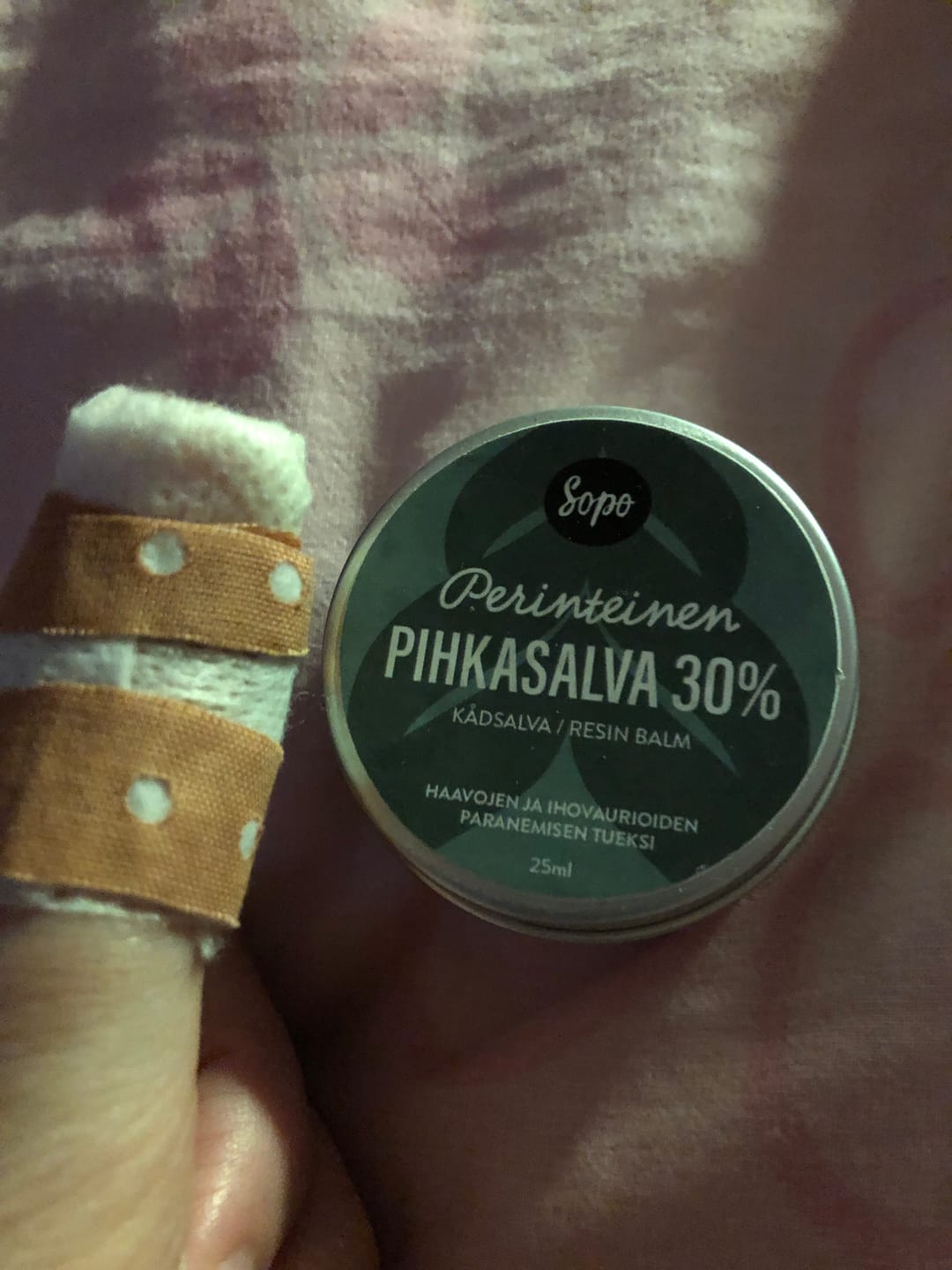 Customer photo review of Perinteinen pihkasalva – Outlet