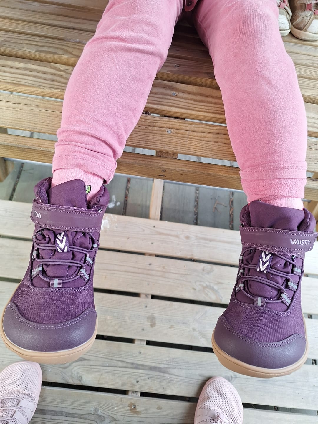 Customer photo review of Vaistoa Kaste Kids | Waterproof Barefoot Sneakers