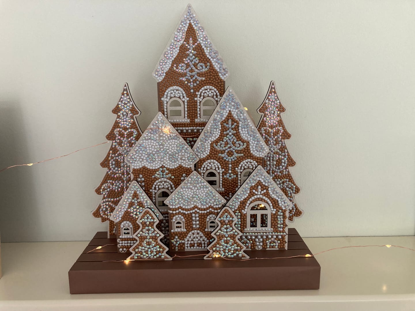 Customer photo review of Gingerbread Lane Crystal Art 3D Buildable Scene Kit