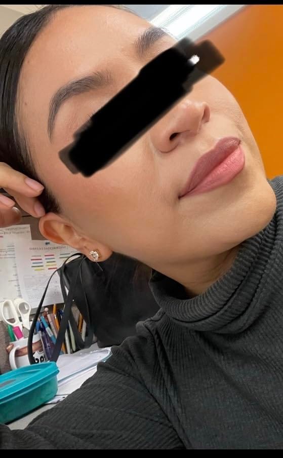 Customer photo review of TirTir Foundation Mask Fit Red Cushion (32 Shades) 0.63oz