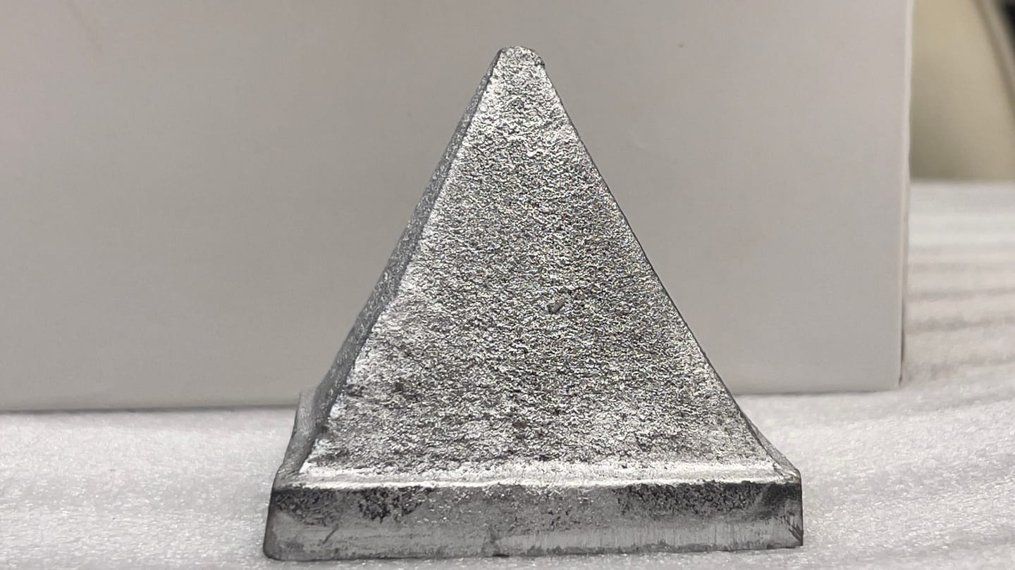 Customer photo review of Solid Iron Metal Pyramid Vastu Remedy for West Direction and Brahmasthan Balance, Mental Focus, Career Success and Positive Energy Correction | 6.5 cm | 615 g