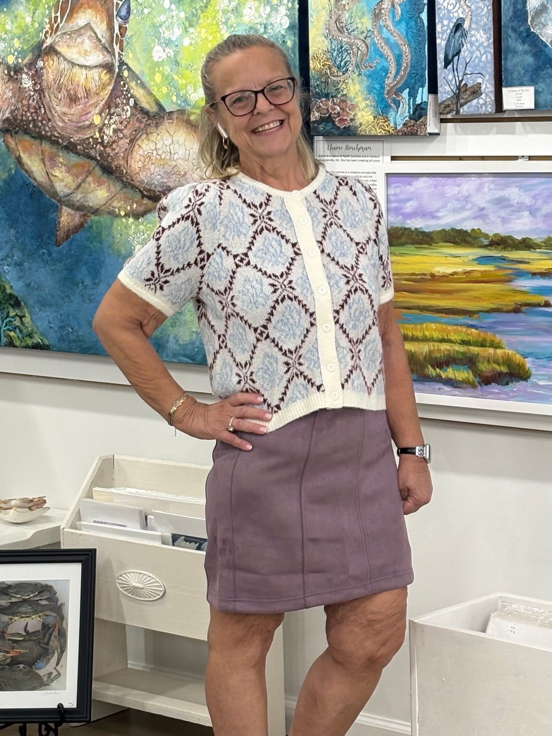 Customer photo review of WOMEN'S ZIPPER CLOSURE VELVET MINI SKIRT