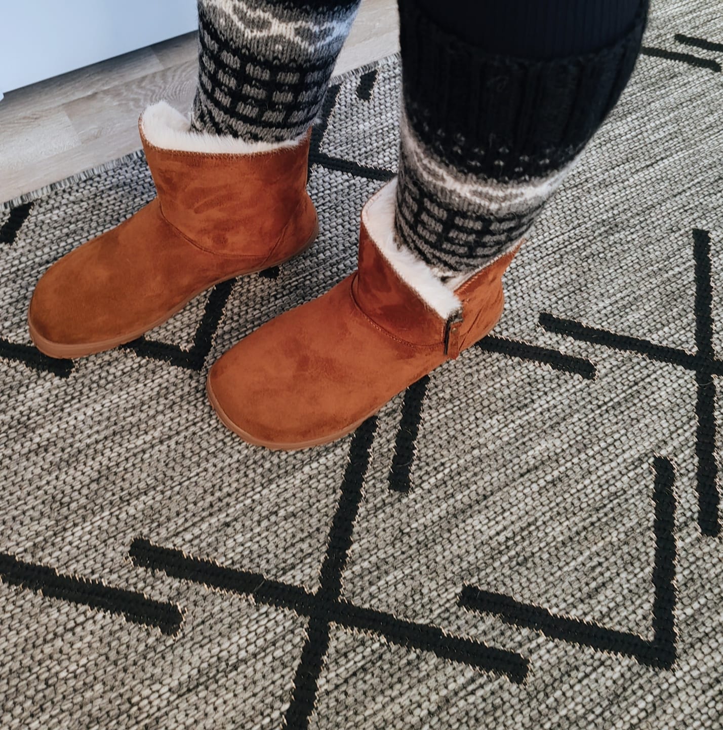 Customer photo review of Vaistoa Huurre | Winter Barefoot Ankle Boots