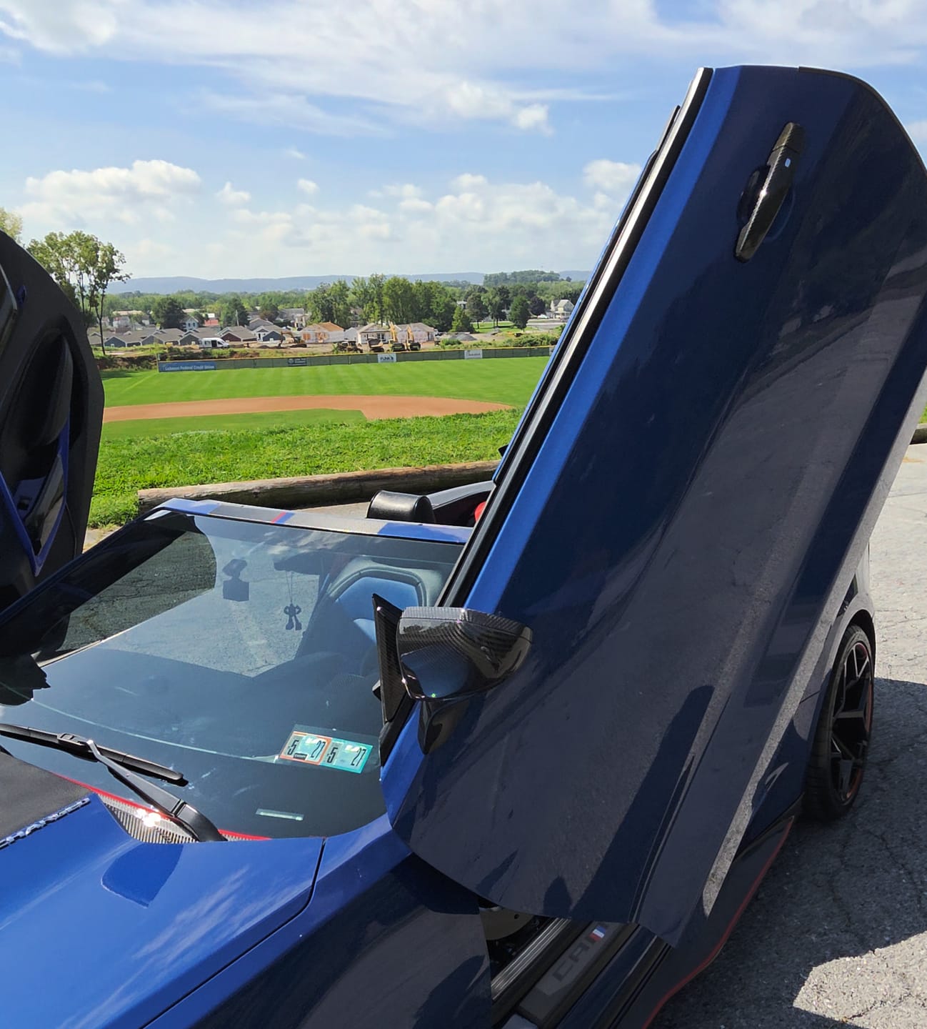 Customer photo review of 2016-2024 Camaro Carbon Fiber Mirror Covers