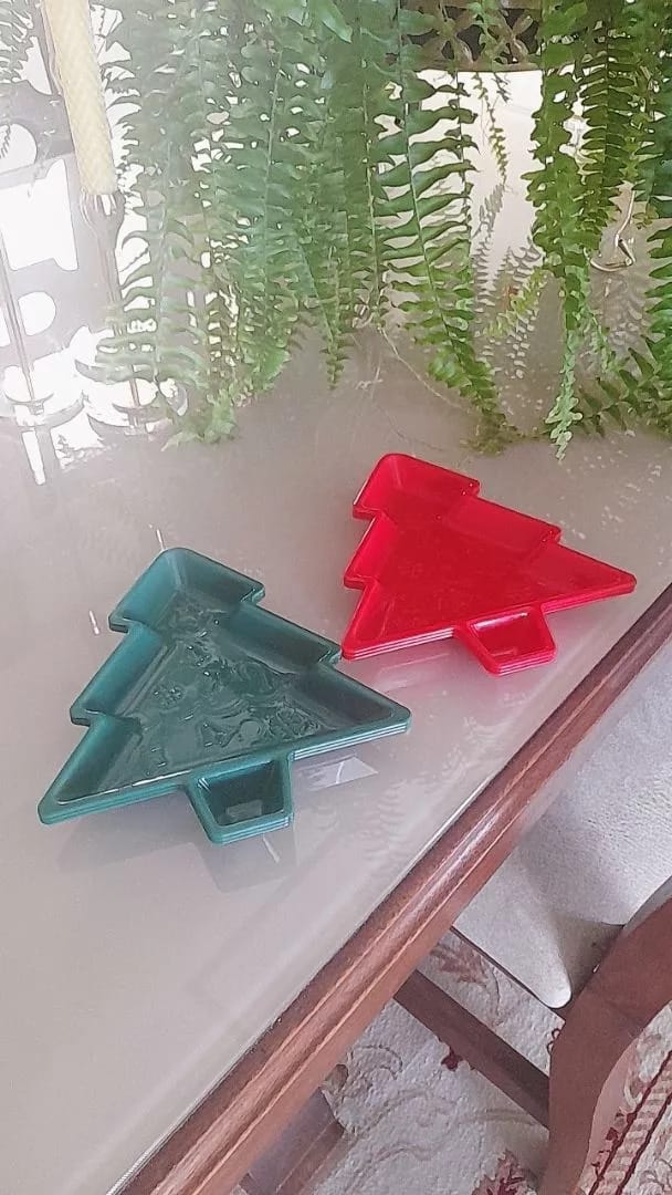 Customer photo review of Kit 3 Pratos de Natal Decorativos Árvore