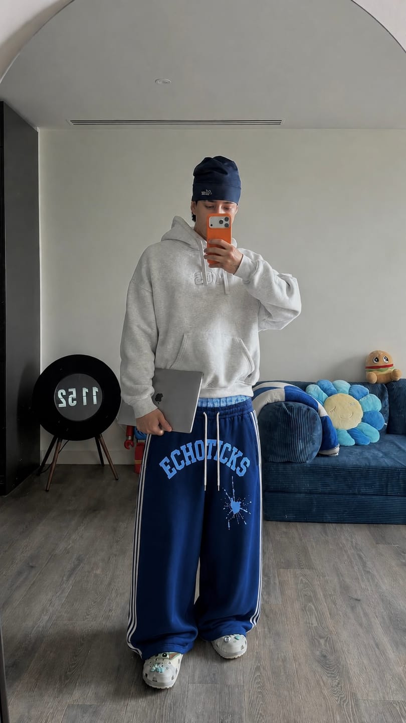 Customer photo review of ECHOTICKS Modern Wide-Leg Sweatpants with Double Waistband -Blue