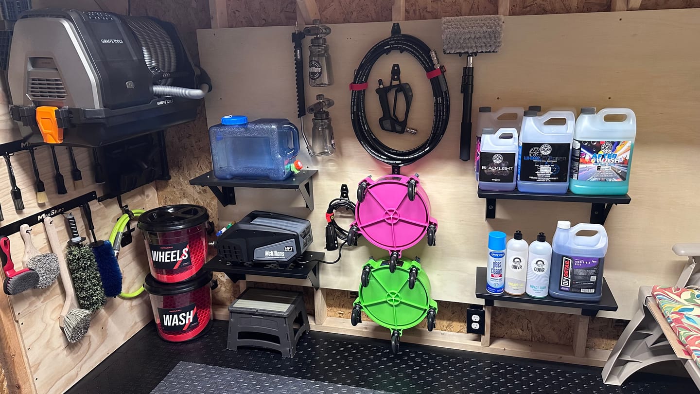 Customer photo review of Phantom Clear 5 Gallon Wash Bucket