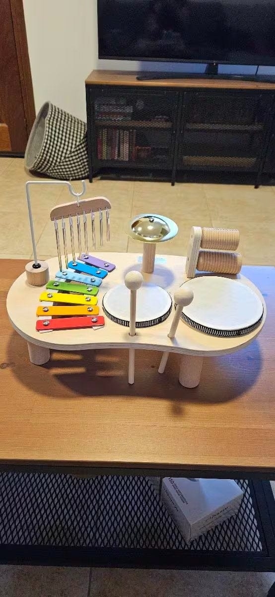 Customer photo review of Playbino Holz Musiktisch Kinder | Xylophon Trommel Becken 5 Instrumente ab 1 Jahr