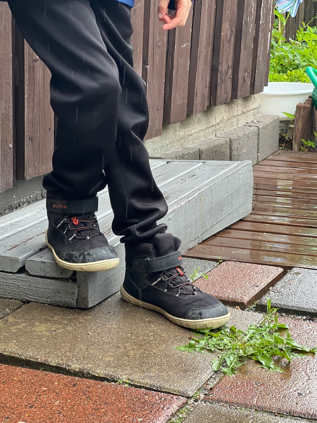 Customer photo review of Vaistoa Kaste Kids | Waterproof Barefoot Sneakers
