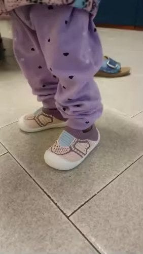 Customer photo review of Playbino ComfySteps Print Antirutsch Baby Sneakers mit Motiv | Lauflernschuhe rutschfest atmungsaktiv waschbar