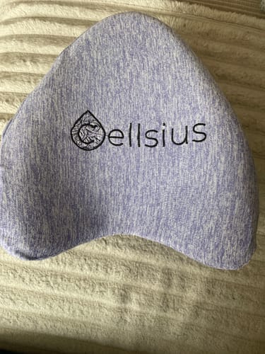 Customer's mauve Cellsius coussin genoux avec housse douce et logo visible.