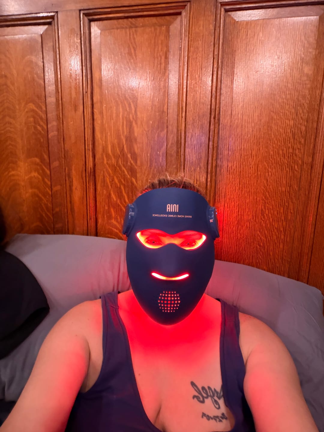 Customer photo review of INIA GLOW 4D 940nm Dual NIR Wireless LED Mask