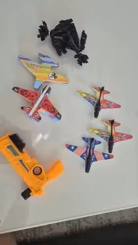 Customer photo review of AeroBlaster Schaumstoff Flugzeugwerfer | Segelgleiter Pistole 4er Set
