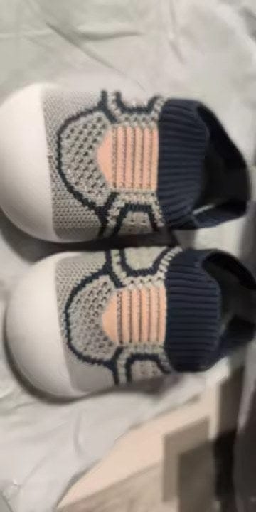 Customer photo review of Playbino ComfySteps Print Antirutsch Baby Sneakers mit Motiv | Lauflernschuhe rutschfest atmungsaktiv waschbar
