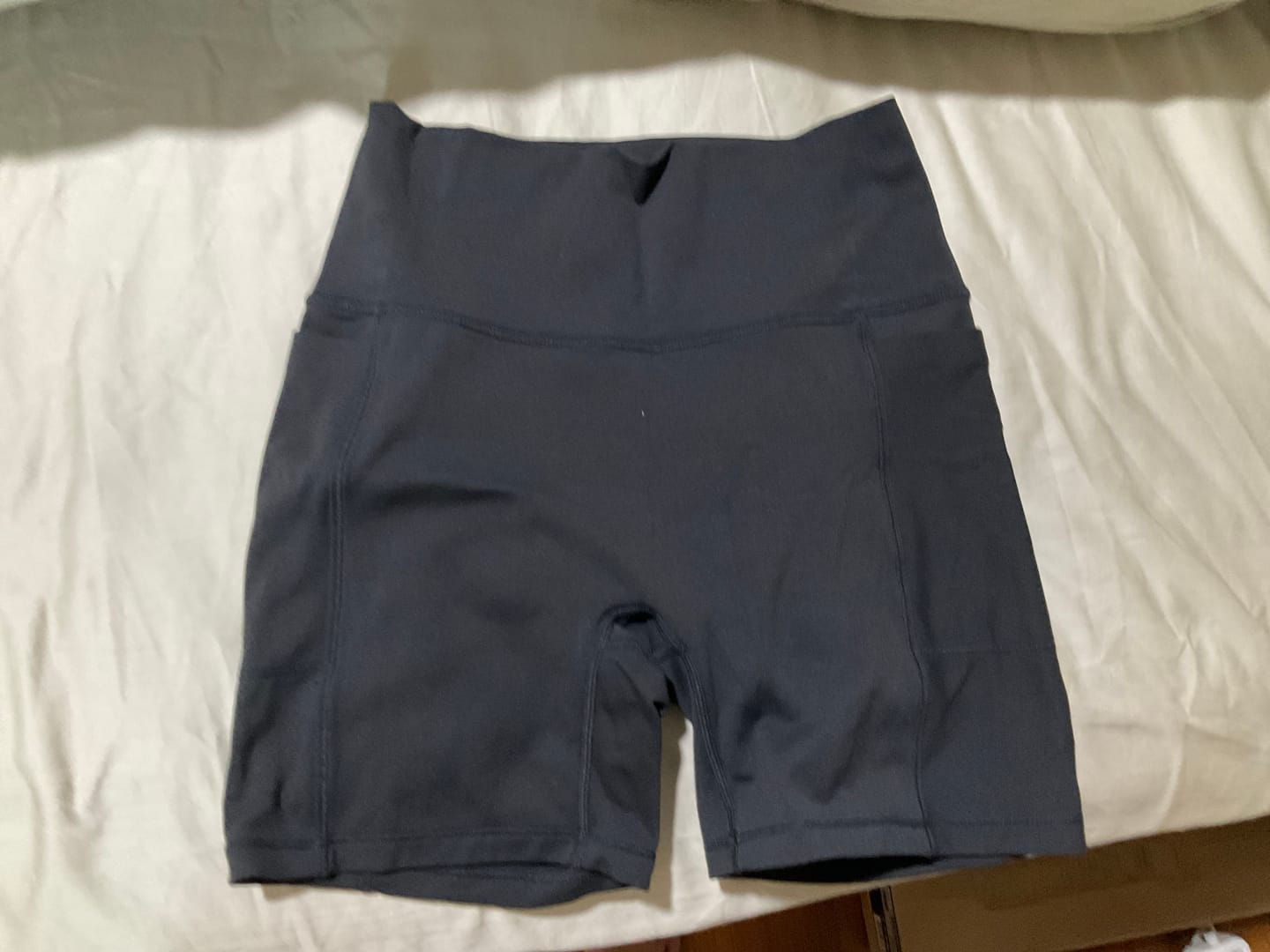 Customer photo review of Rise & Move 5'' Pocket Shorts
