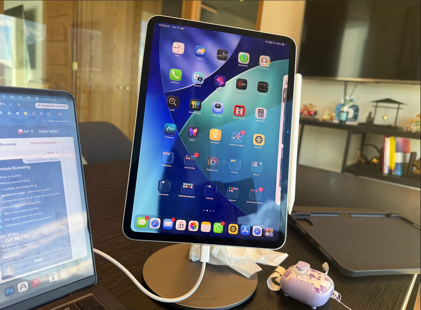 Customer photo review of 360 Rotating Foldable Magnetic iPad Charging Stand