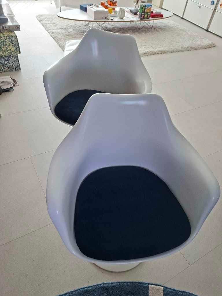 Customer photo review of Saarinen Tulip Armchair with fabric seat 튤립 - 암체어 위드 패브릭 시트 쿠션