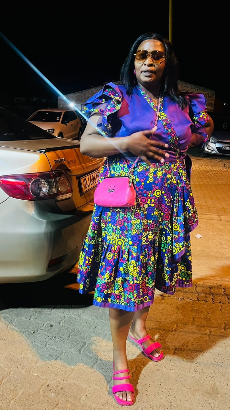 Customer photo review of ERA Mini Kisslock Chain Bag – Pink