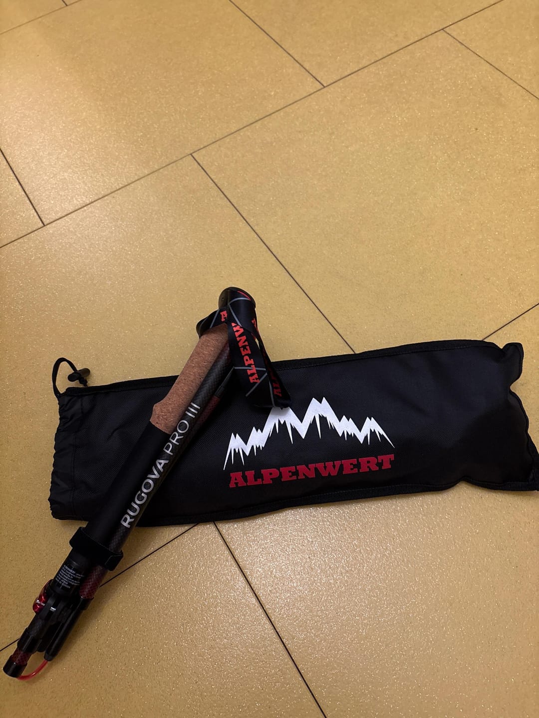 Customer photo review of Wanderstöcke Rugova Pro 3 faltbar & höhenverstellbar – Leicht & stabil