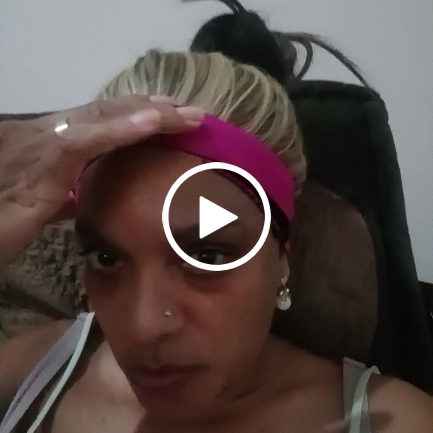 Customer video review of Lace Front Premium Headline - Loiro com Pontas Loira LPDTTA1824D