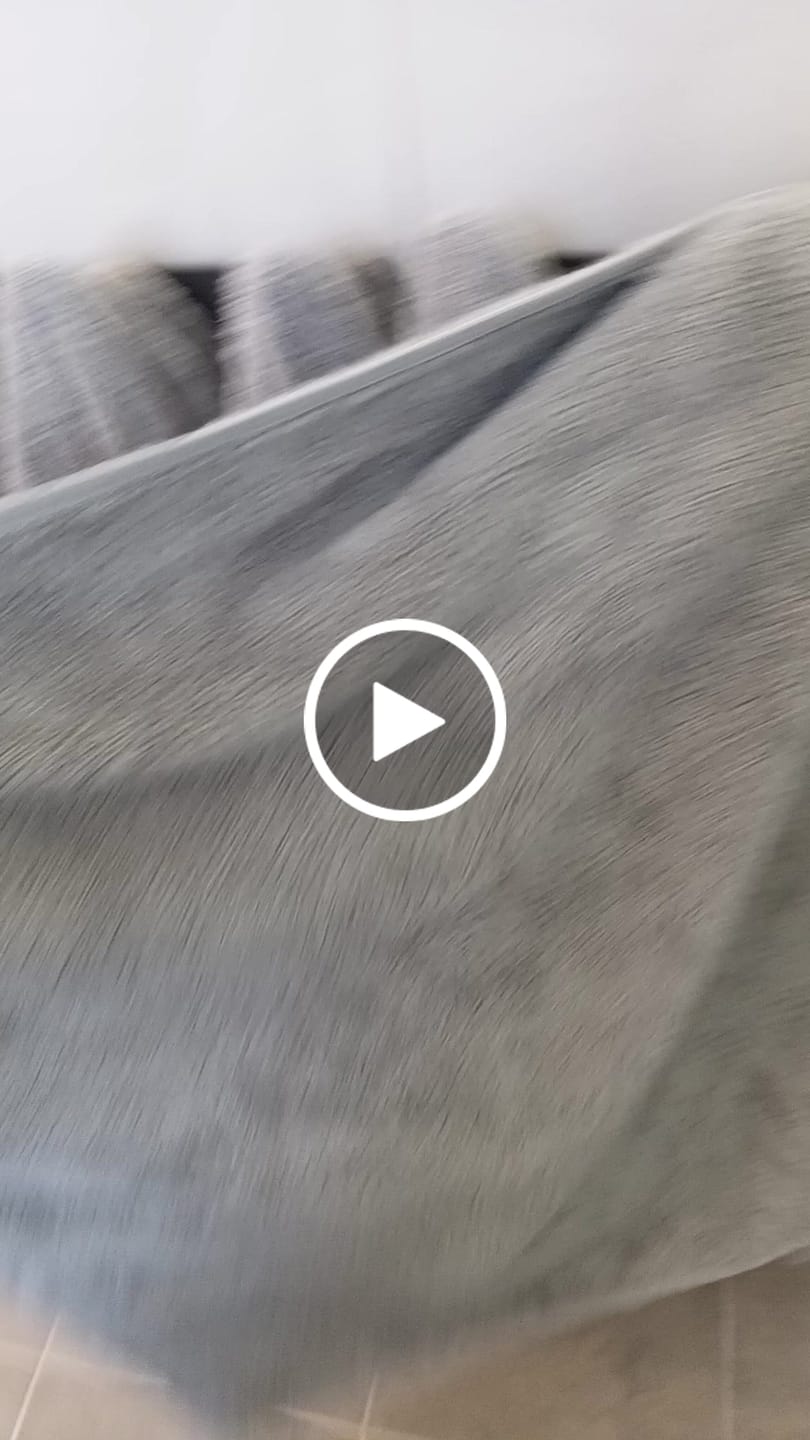 Customer video review of מגבת במבוק - אפור בהיר