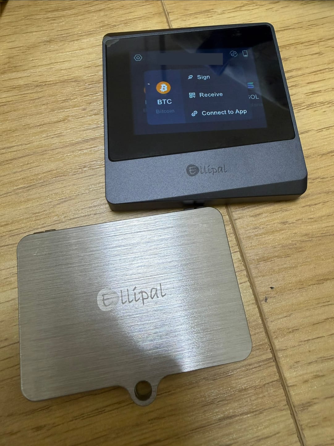 Customer photo review of ELLIPAL Titan Mini Cold Wallet