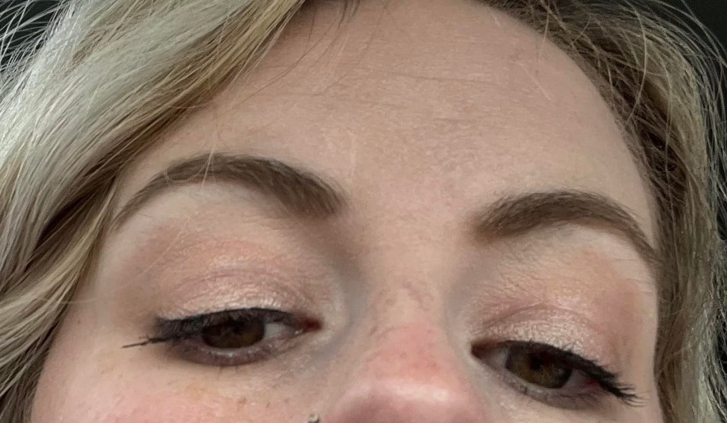 Customer photo review of Anastasia Brow Definer