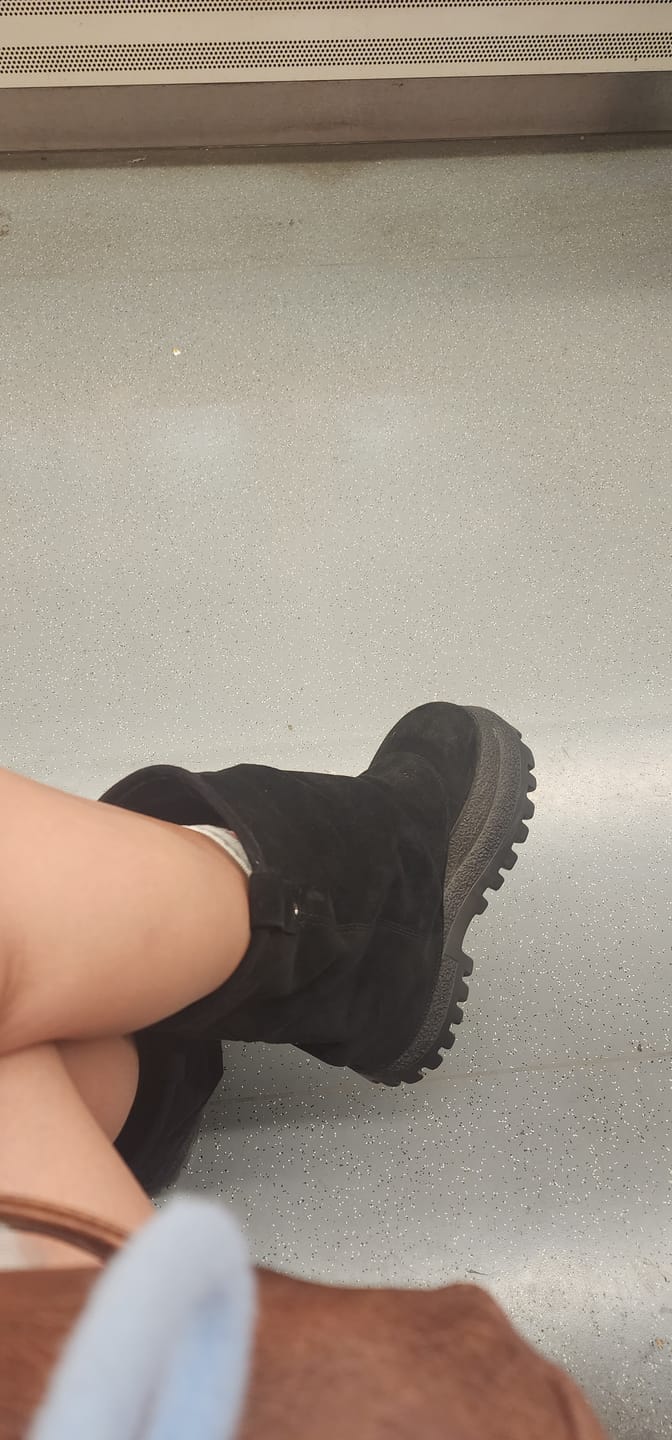 Customer photo review of Bota Plataforma Negra Mujer 55291