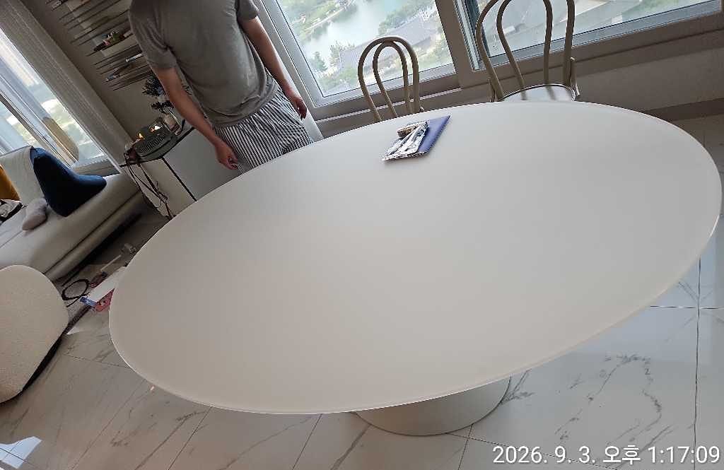 Customer photo review of CLAY 697 - Oval Table