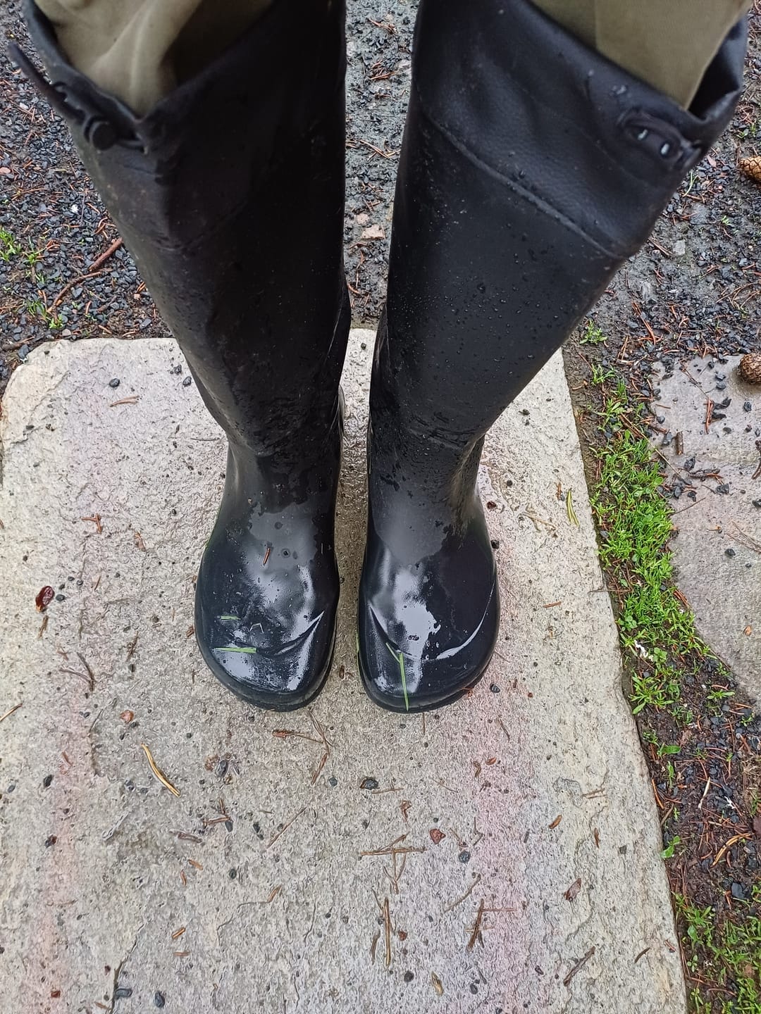 Customer photo review of Vaistoa Katve 2 | Rubber Barefoot Rain Boots