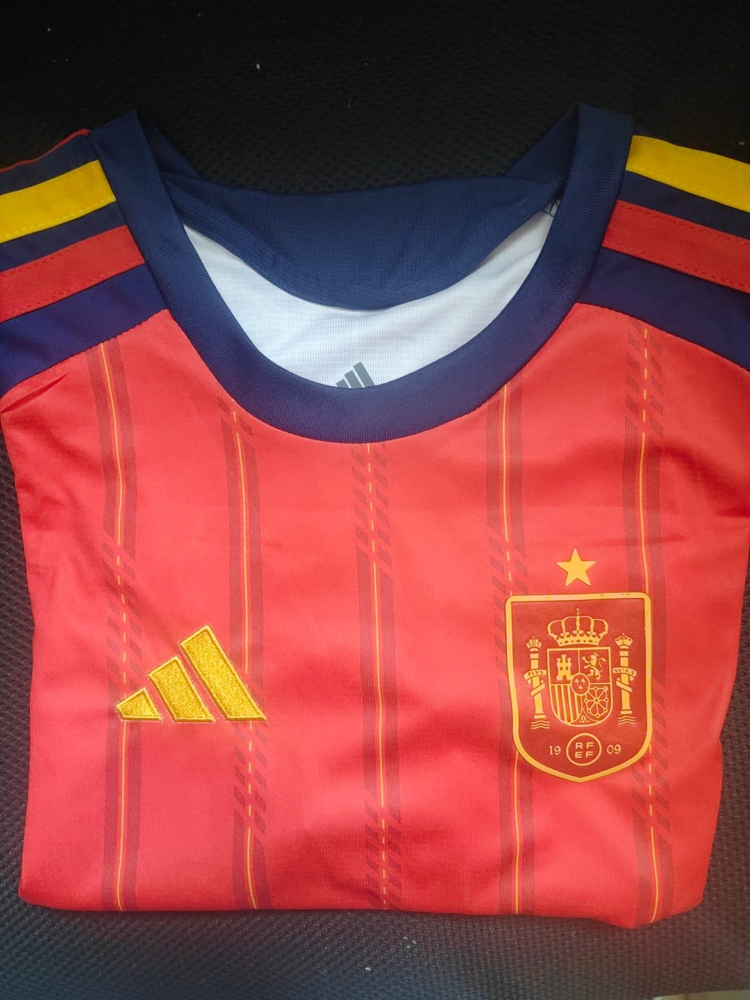 Customer photo review of ESPAÑA FEMENIL MUNDIAL 2026 LOCAL