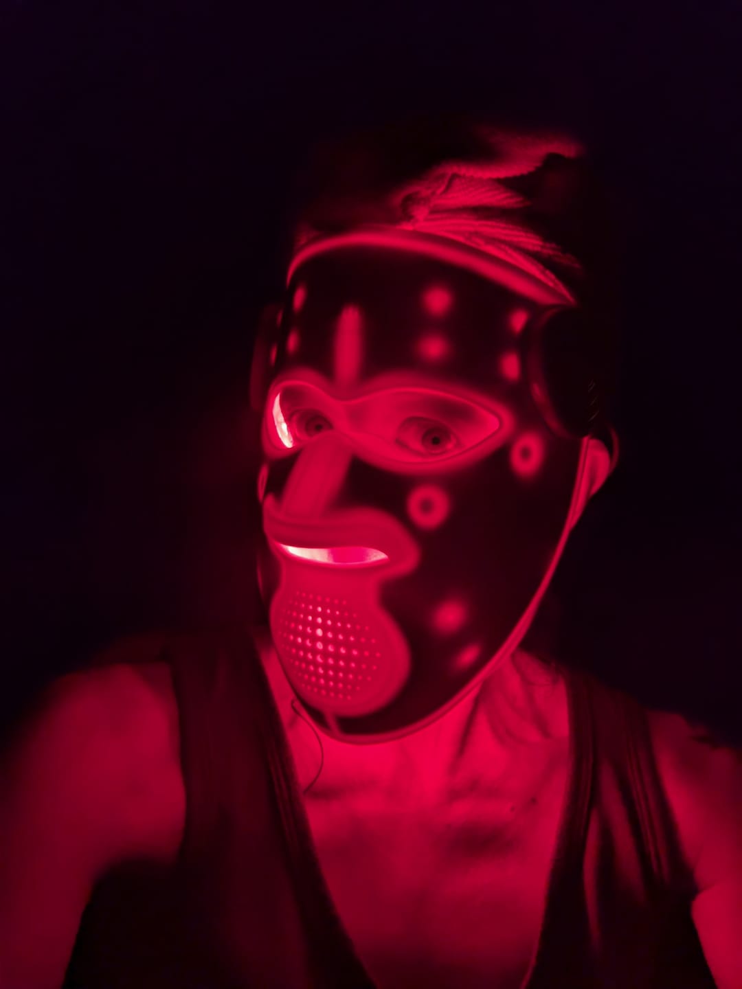 Customer photo review of INIA GLOW 4D 940nm Dual NIR Wireless LED Mask
